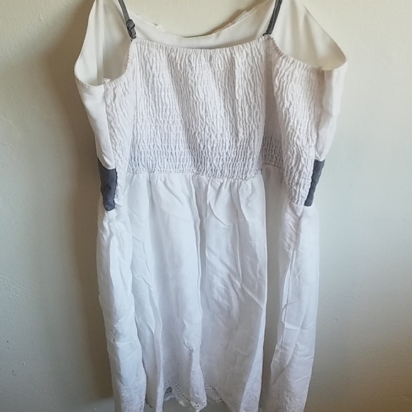 ✅White & Gray Ruffle Dress Sphagetti Straps - Picture 6 of 9
